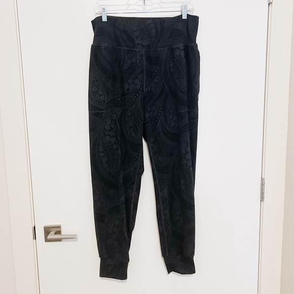 Athleta Salutation Textured Joggers - Picture 4 of 9